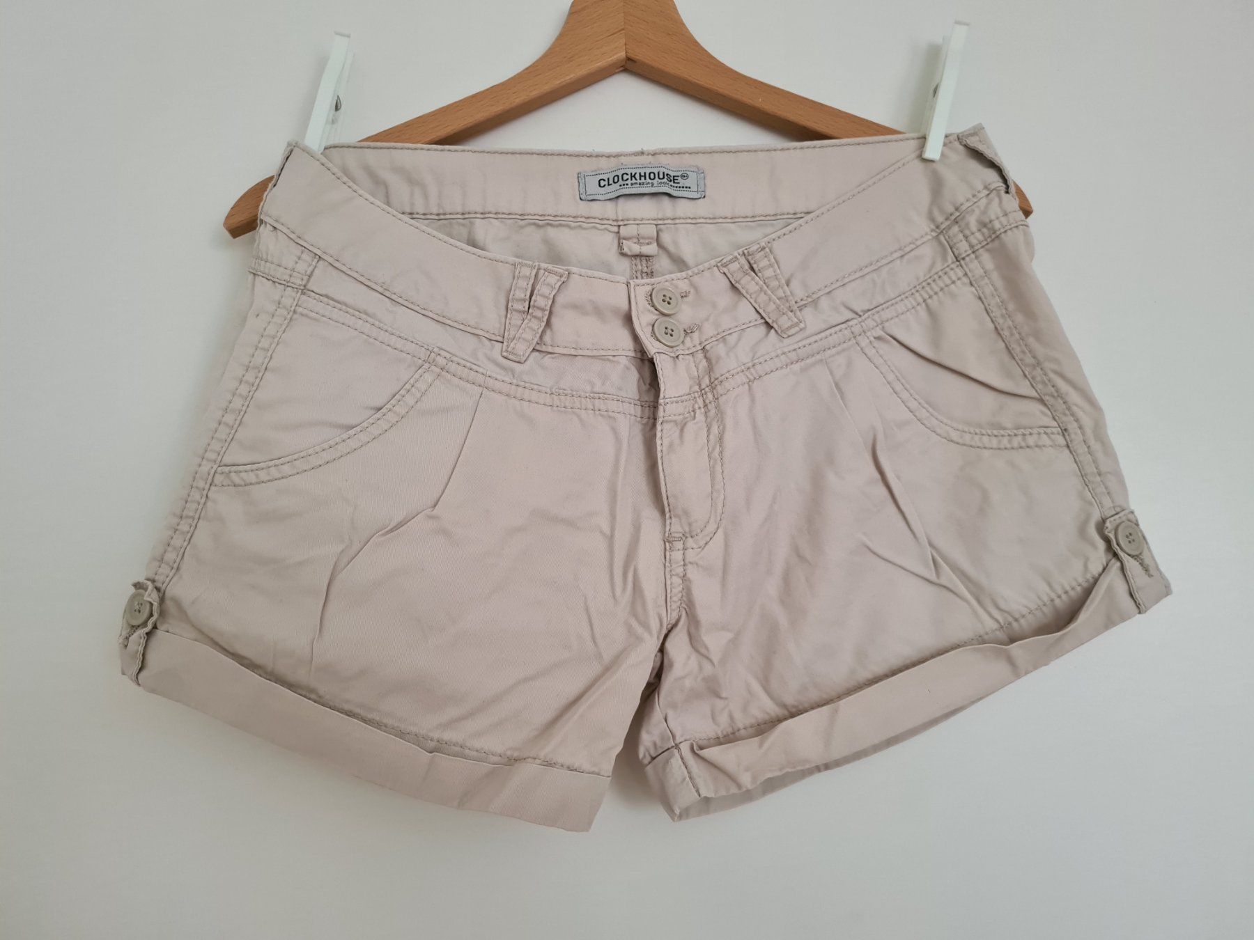 Hosen: Beige/hellbraune kurze Hose/Shorts Gr.38 – Gebraucht aus Schaffhausen von sabrina915