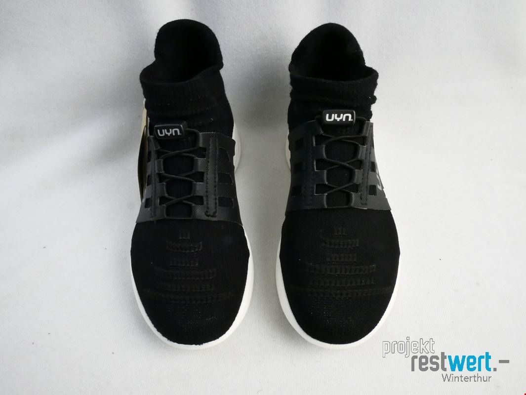 UYN Scarpe da donna: UYN X-CROSS TUNE, OPTICAL BLACK/BLACK, GR. 35 – Nuovo (secondo la descrizione) da Winterthur venduto da Restwert_Winterthur
