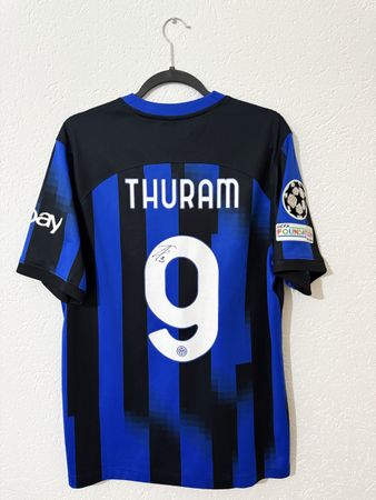 Maglia Inter Thuram autografata, taglia M, collezione 2023/2