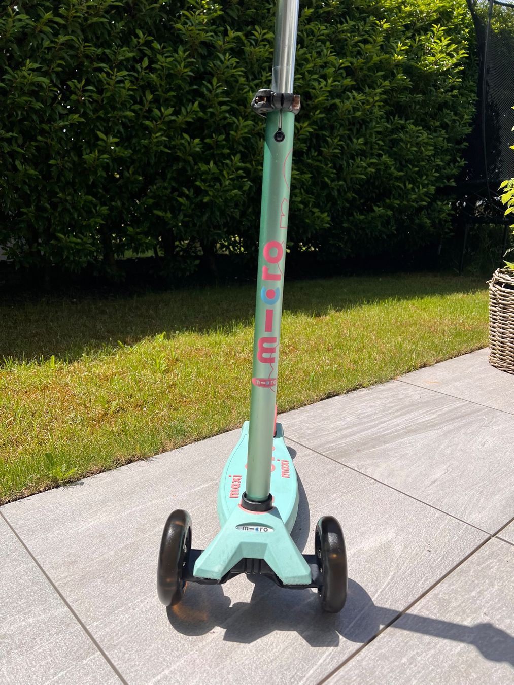 Micro Kickboard: Micro Scooter - maxi - türkis - Leuchträder – Usato da Ebertswil venduto da Arula7 1