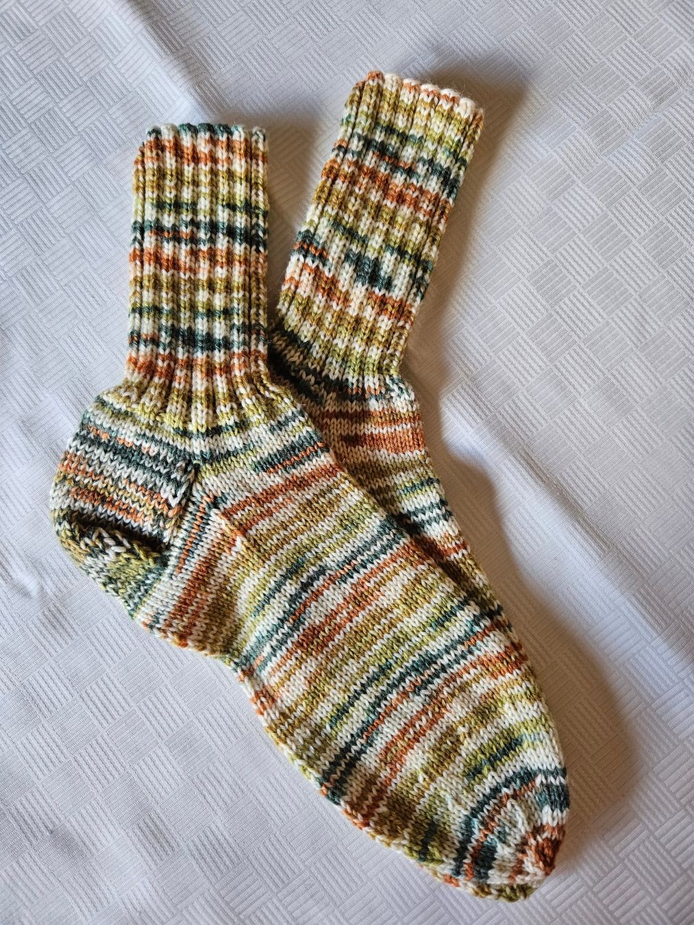 Calze: Socken handgestrickt, Wollsocken, Grösse 40-41 – Nuovo (secondo la descrizione) da Wil ZH venduto da Amarula