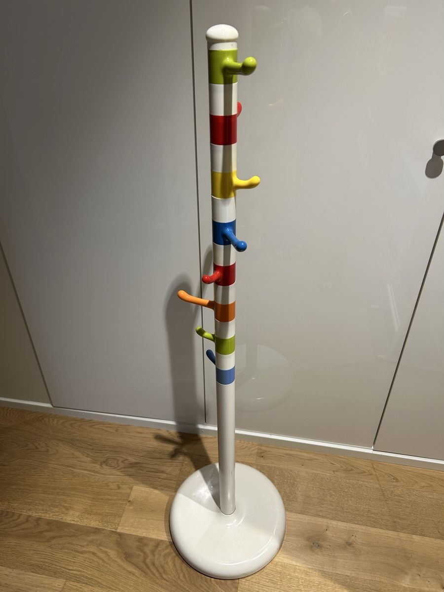 Ikea Kleiderbügel: Coat rack white with colorful hooks 7 hooks good condition – Gebraucht aus Zürich von mar_d7zz