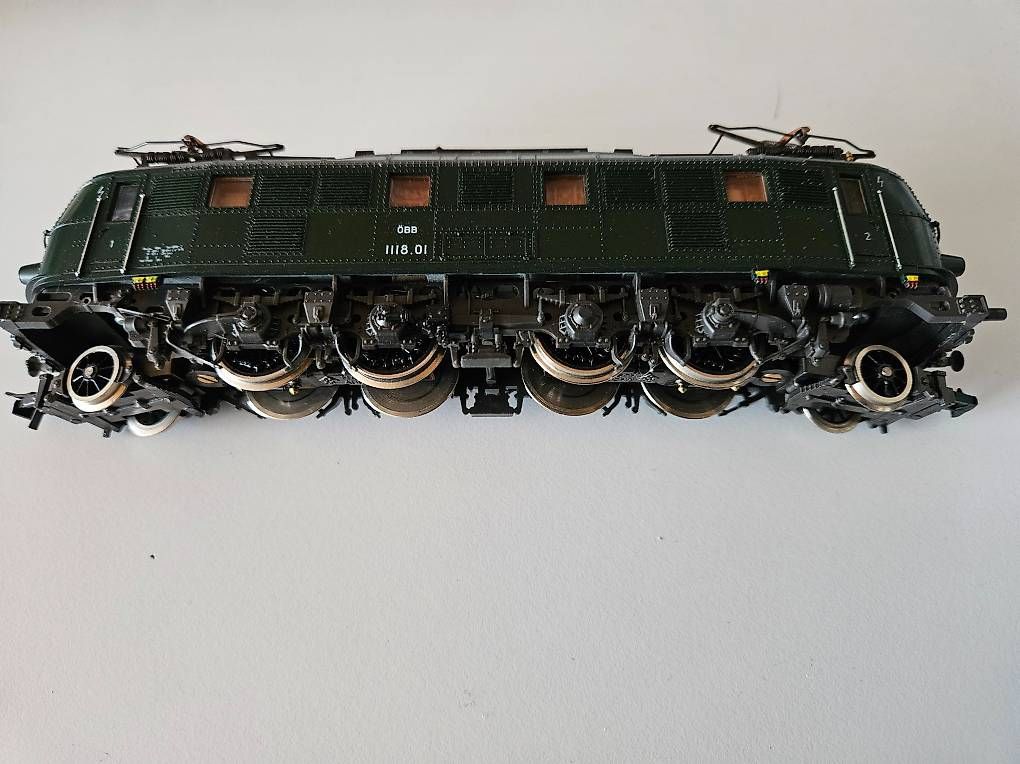 Modellini di ferrovie:  Roco H0 E-Lok BR 1118.01 ÖBB Gleichstrom – Usato da Bützberg venduto da Fraggles13 1