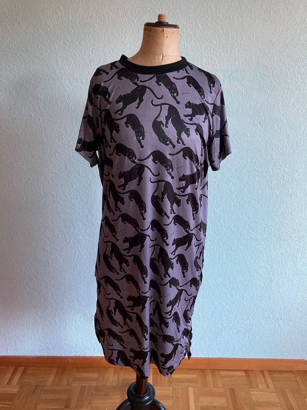 Vestiti: Robe imprimé panthères taille M – Usato da Genève venduto da ct_fqr8