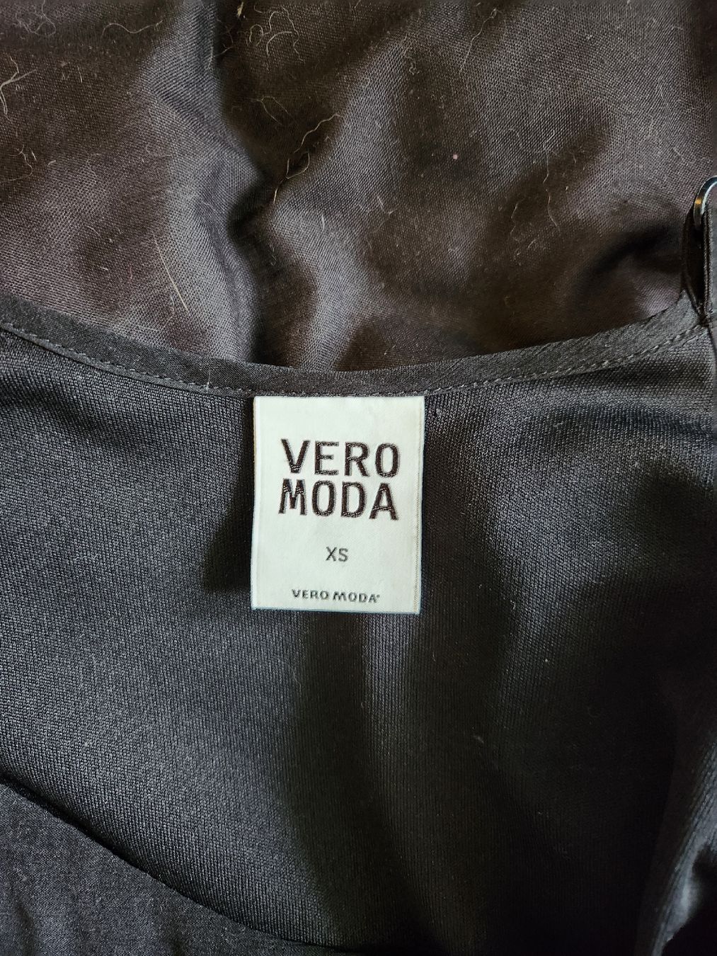 Vero Moda Top: Langes schwarzes Top, zweilagig – Usato da Fribourg venduto da voidness 3