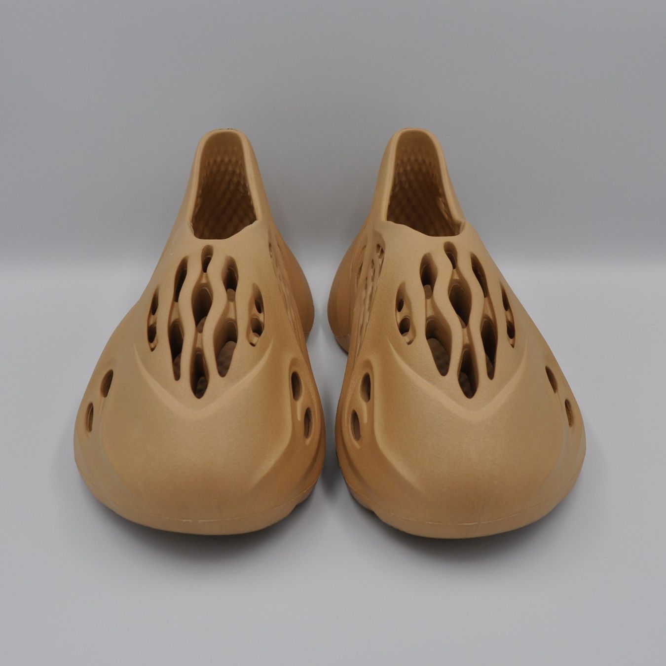 Adidas Scarpe da uomo: Yeezy Foam Runner Ochre  47 – Nuovo e nell'imballaggio originale da Bern venduto da SneakerheavenLT 5