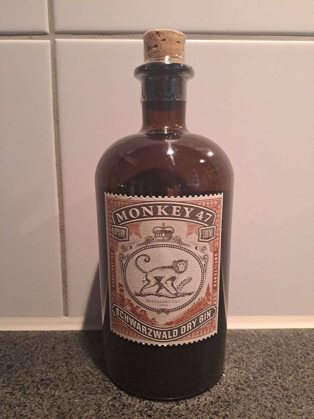 Monkey 47 Spiritueux: Monkey 47 Gin Distiller's Cut 2016 mit Goldring und Box – Neuf avec emballage d'origine à Elsau par Kellerraeumung 1