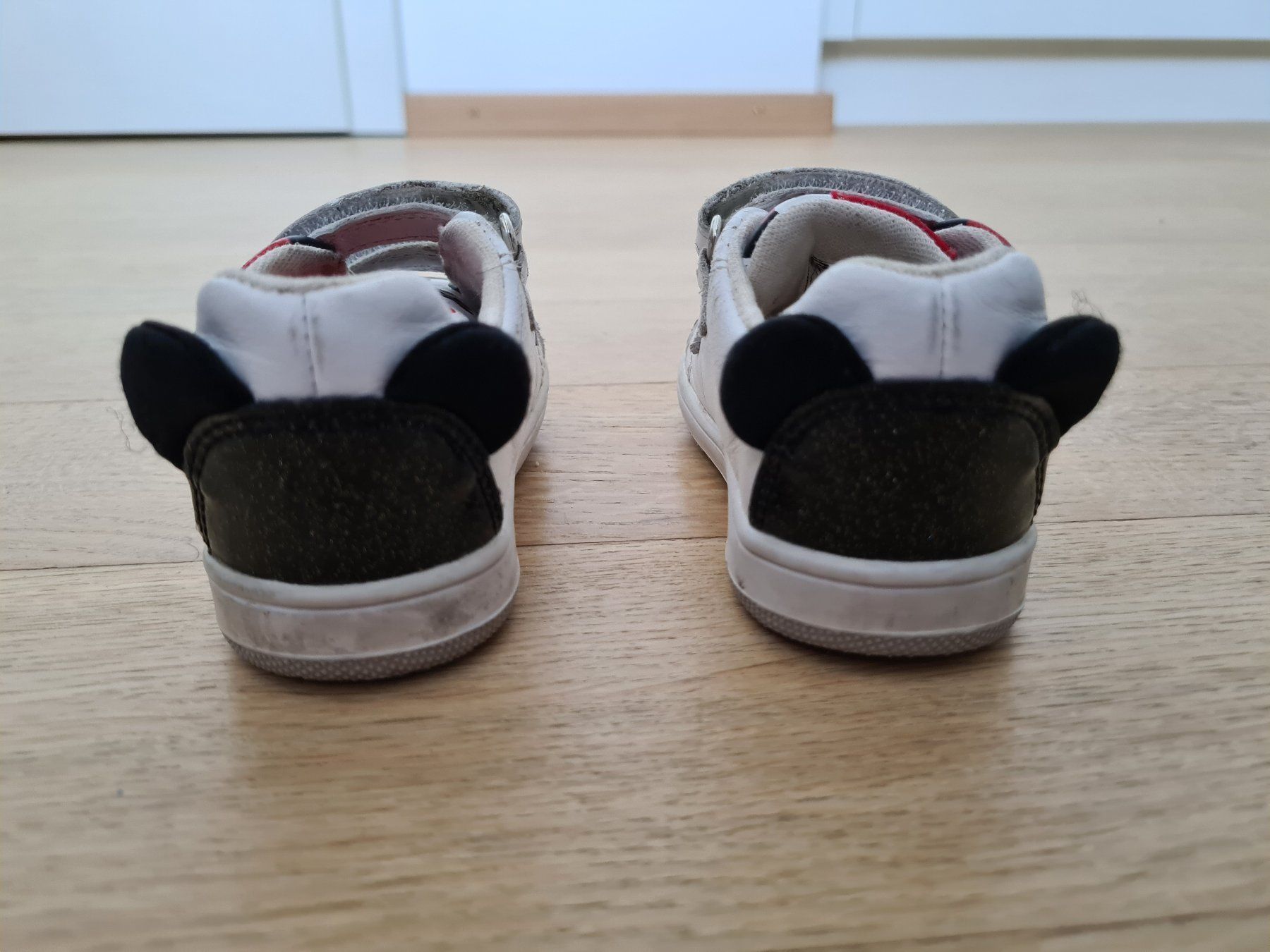 Geox Scarpe per ragazze: Chaussures Geox en cuir - Taille 21 – Usato da Carouge GE venduto da Franllo 3