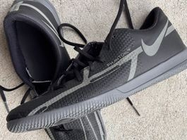 Nike Sportschuhe schwarz, neu, Gr 39