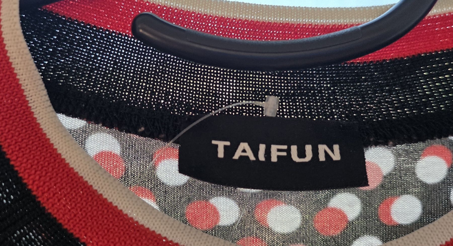 Taifun Blusen: TAIFUN Pullover gepunktet.... schwarz rot Grösse 38 – Gebraucht aus Winterthur von bambi2016 2