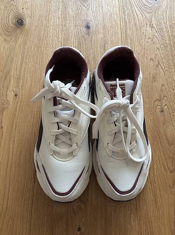 Reebok Scarpe da donna: Sneakers Reebok Classics HEXALITE LEGACY 39 – Usato da Biel-Benken BL venduto da frauvomfluss