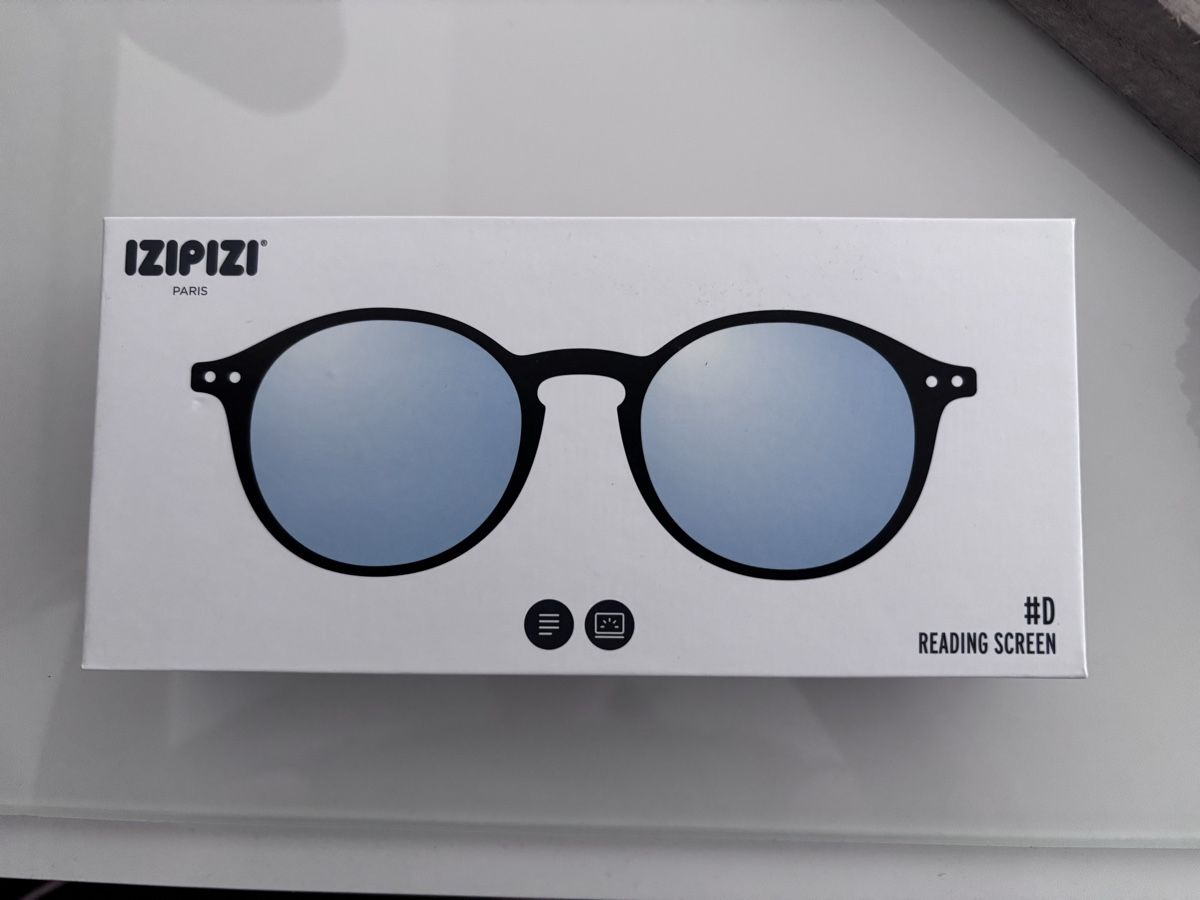 Izipizi Brillen & Gläser: IZIPIZI Lesebrille Reading Screen schwarz +1.0 – Gebraucht aus Gränichen von Shopgirl13