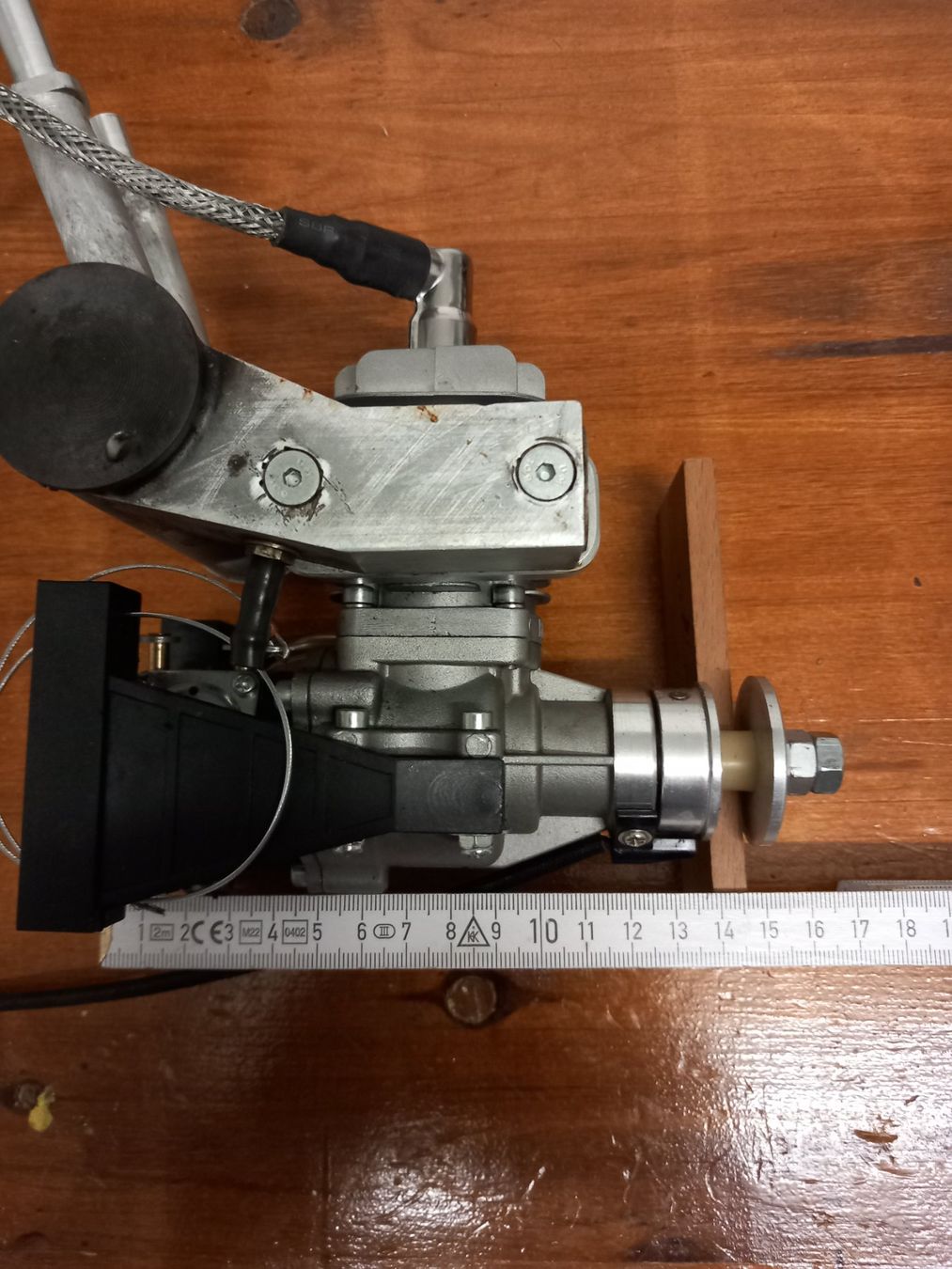 RC Kits de montage: Rc Modellbenzinmotor RCGF mit 20 kcm – D'occasion à Givisiez par Reiffel 2