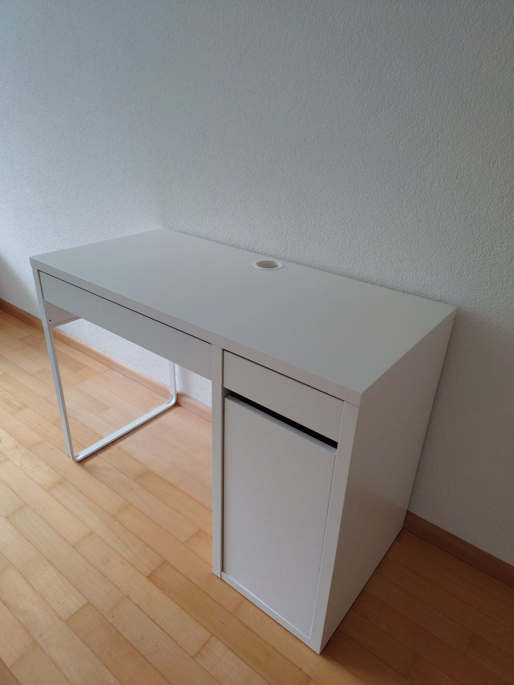 Ikea Bureaux: Kinder-Pult Micke (IKEA) – D'occasion à Binningen par cullera2 1