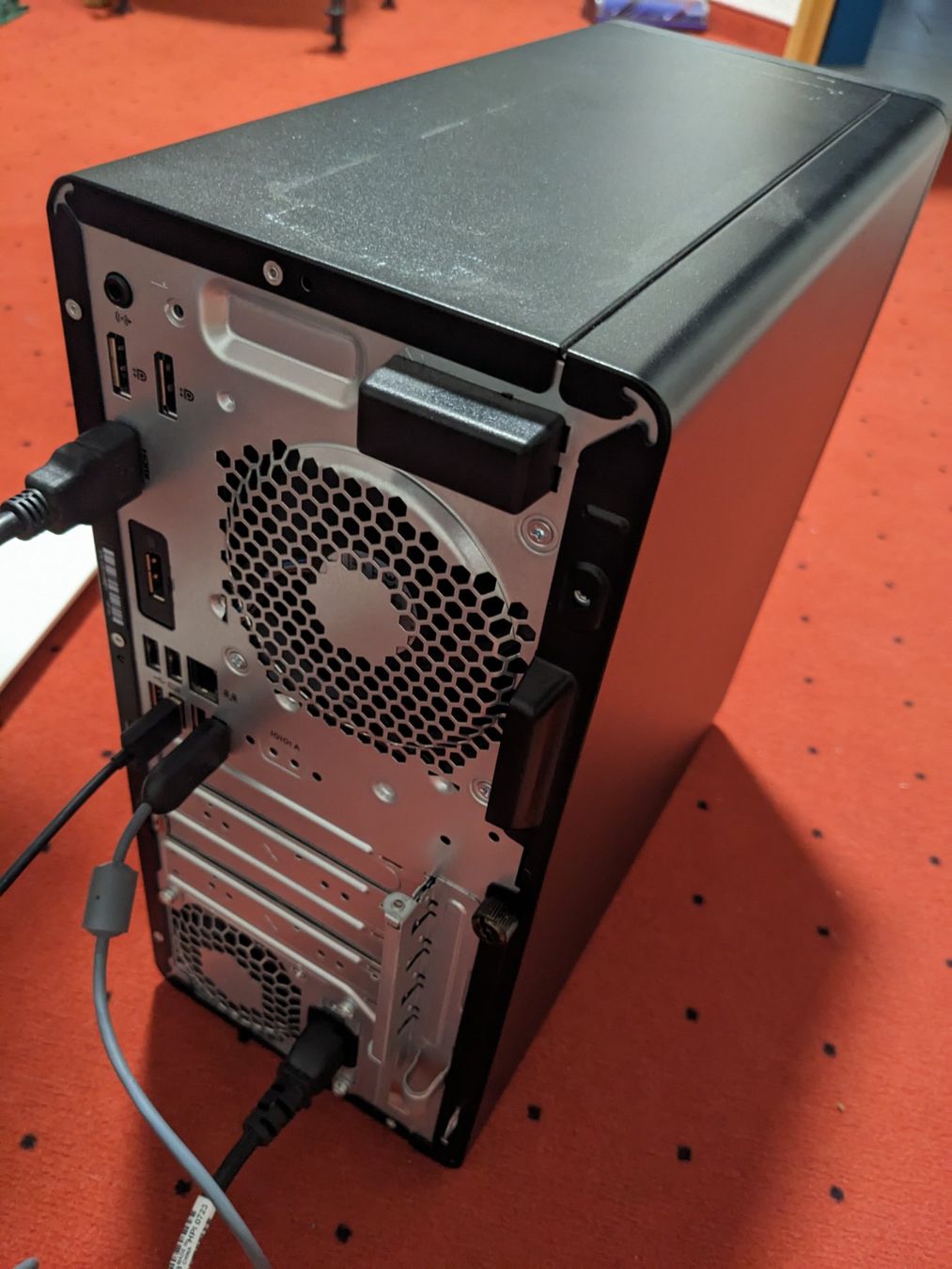 Hewlett Packard PC: HP Elite Tower 800 G9 Desktop PC  - Windows 11 Pro – Usato da Ruswil venduto da while 1