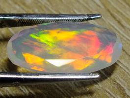 Welo Opale facettiert 4.99 kt Gebot CHF 99.- Top Feuer AAA