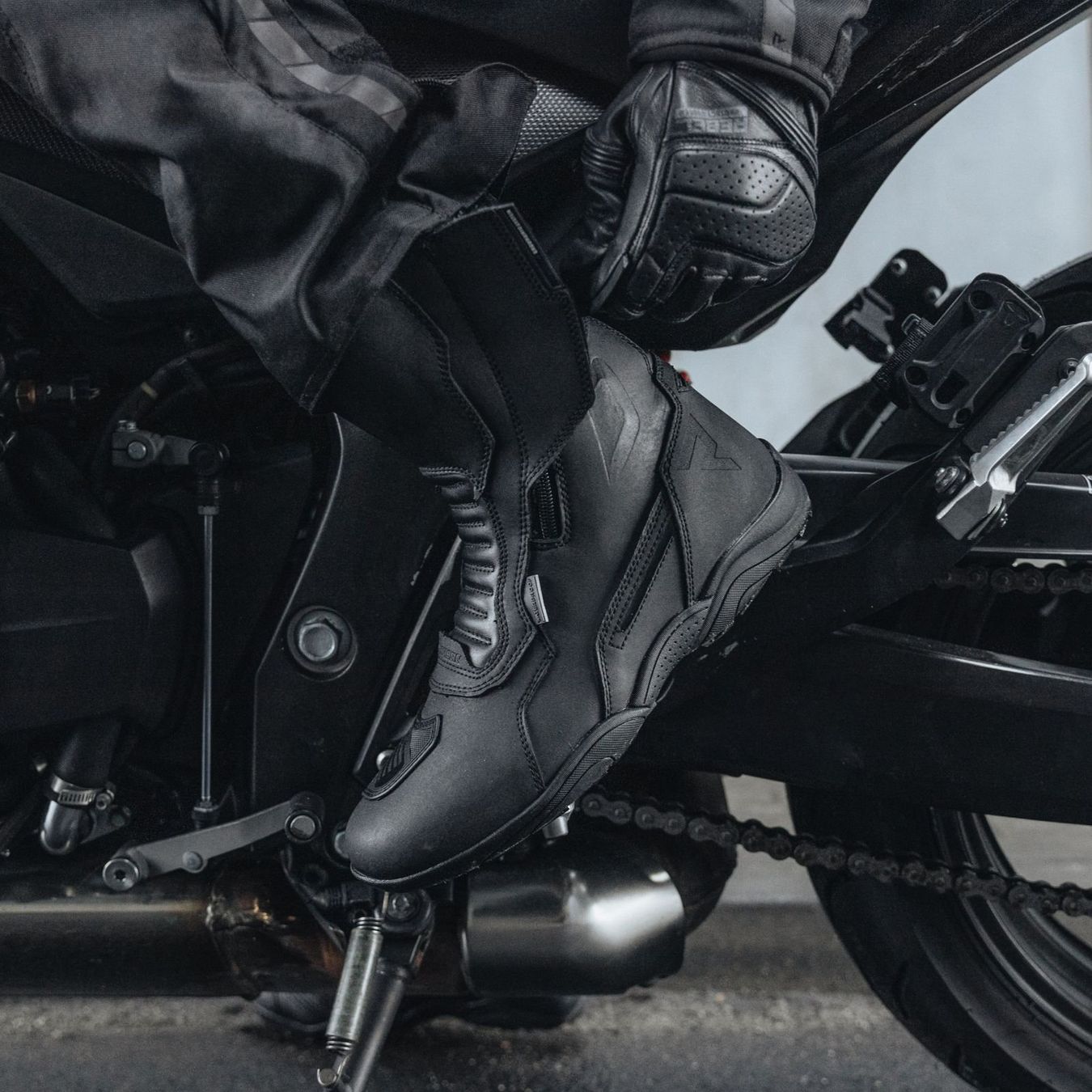Herrenschuhe: Rebelhorn SCOUT Motorradstiefel – Gebraucht aus Erlinsbach SO von MOTOCORE.CH