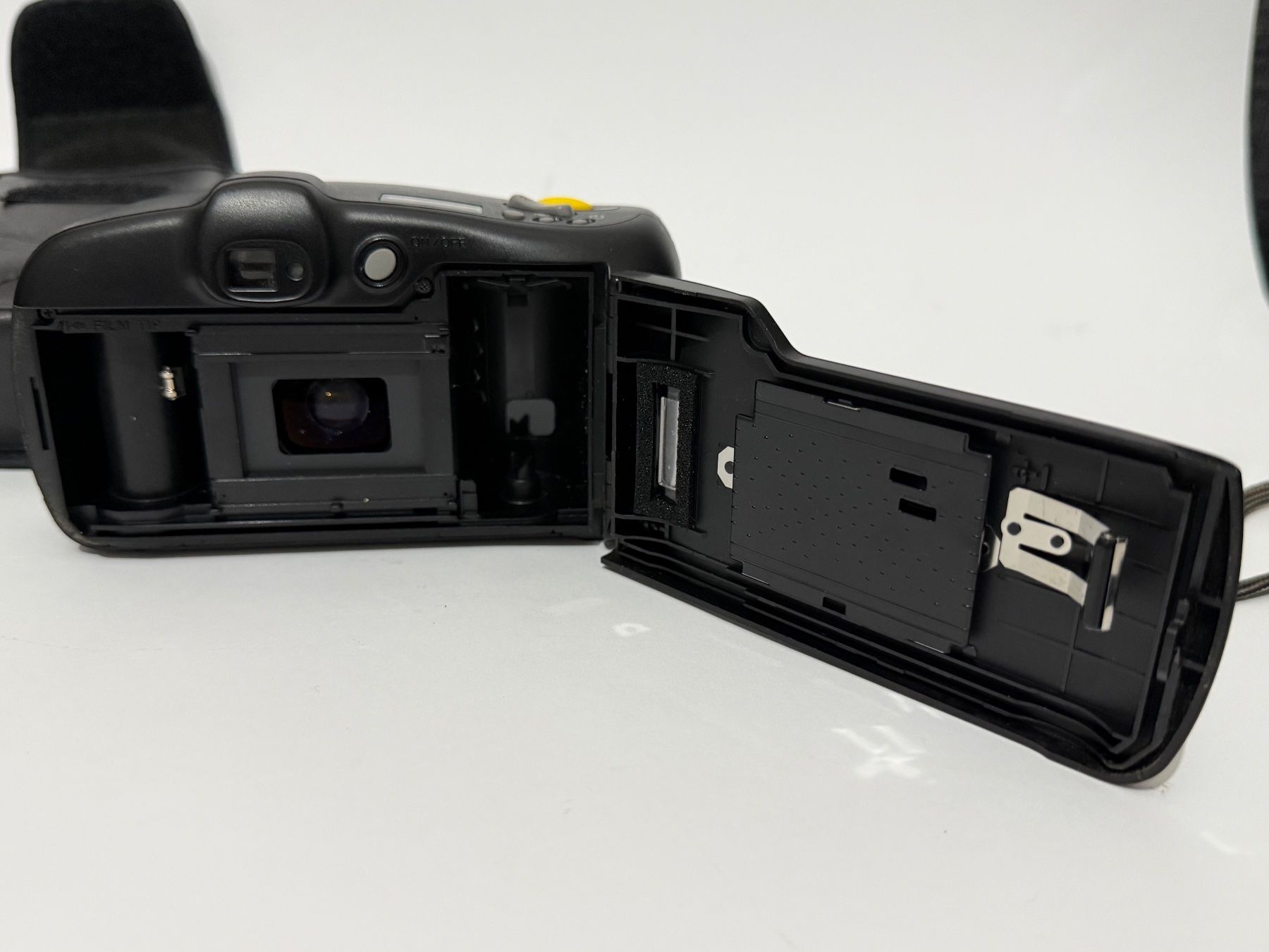 Minolta Kamera: Minolta Riva Zoom Pico (38-60mm) + Housse | Testé 100% – Gebraucht aus Marin-Epagnier von EagleOne 4