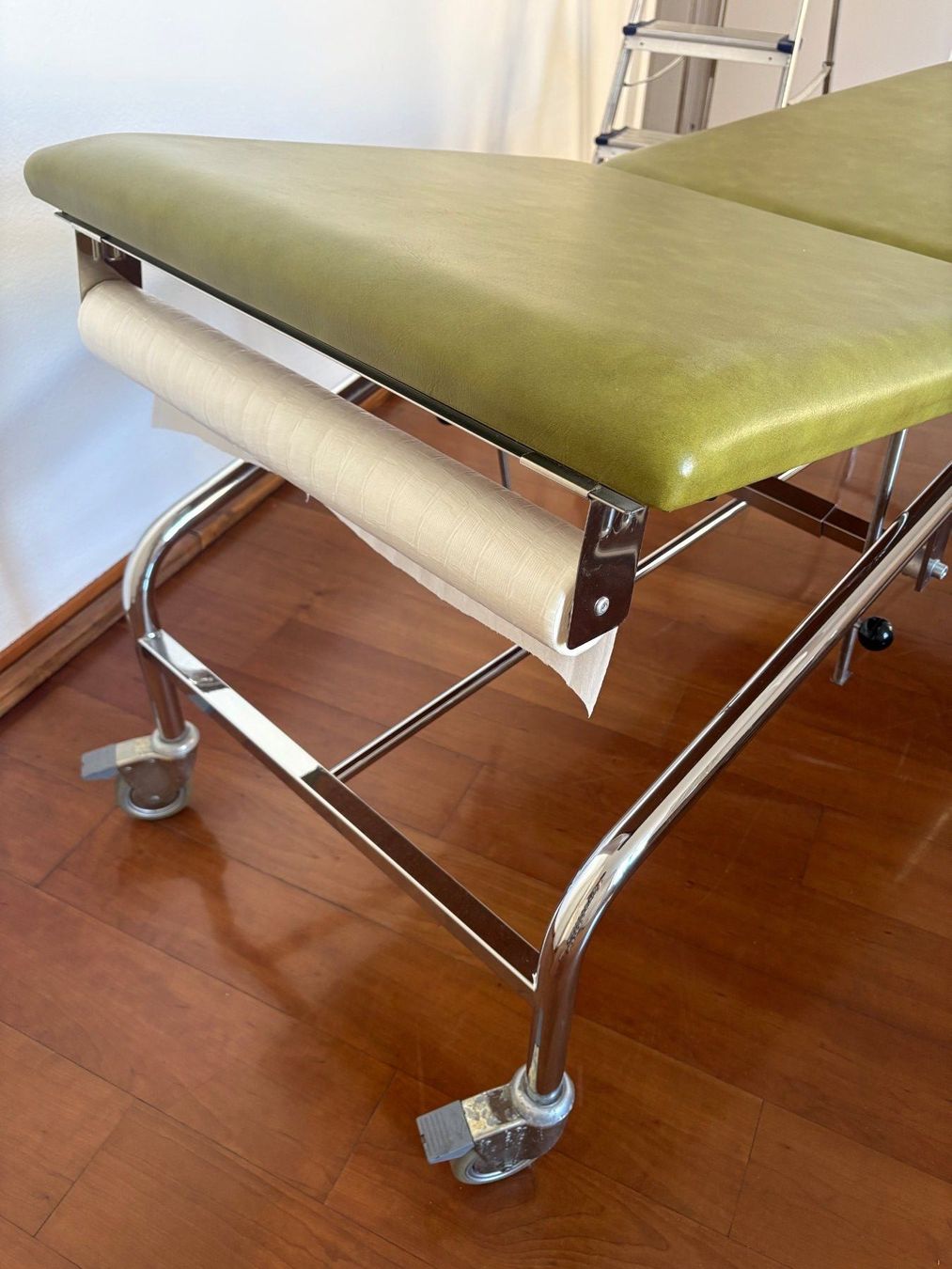 Liegen & Liegestühle: Therapieliege - HESS-Dübendorf – Gebraucht aus Winterthur von mirueti83 2