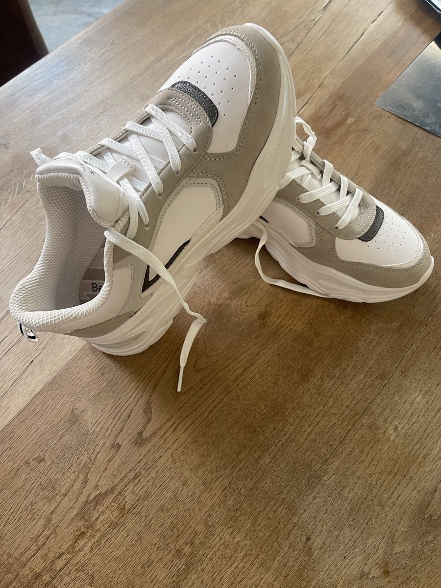 Bershka Chaussures femmes: Bershka – Neuf (Voir description) à Sembrancher par inf_9yyl 1