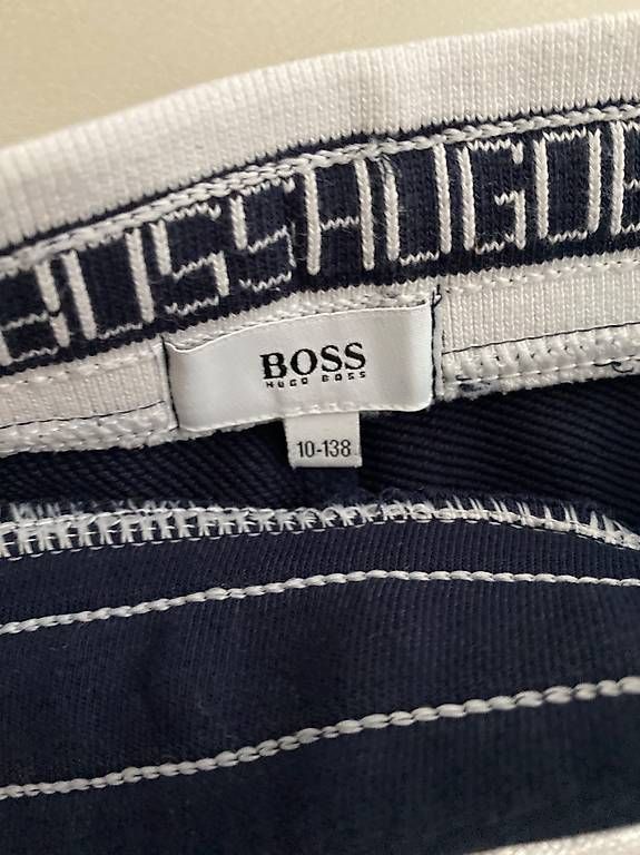 Pantaloni: Short Hugo BOSS pour garçon 8-10ans – Usato da Genève venduto da Fencer3_914 2