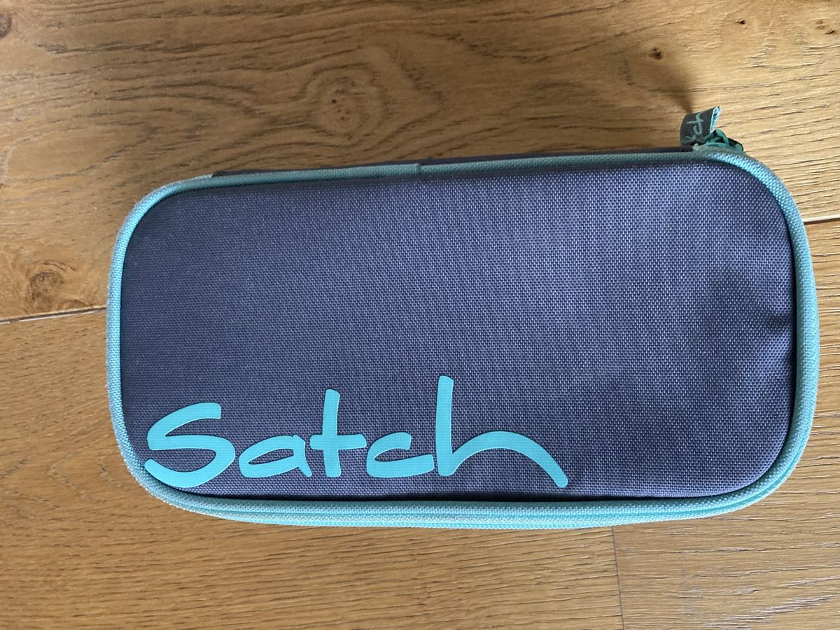 Satch Borse & Zaini: Satch Schulrucksack inkl. Etui und Regenhülle – Usato da Neudorf venduto da willi26 1