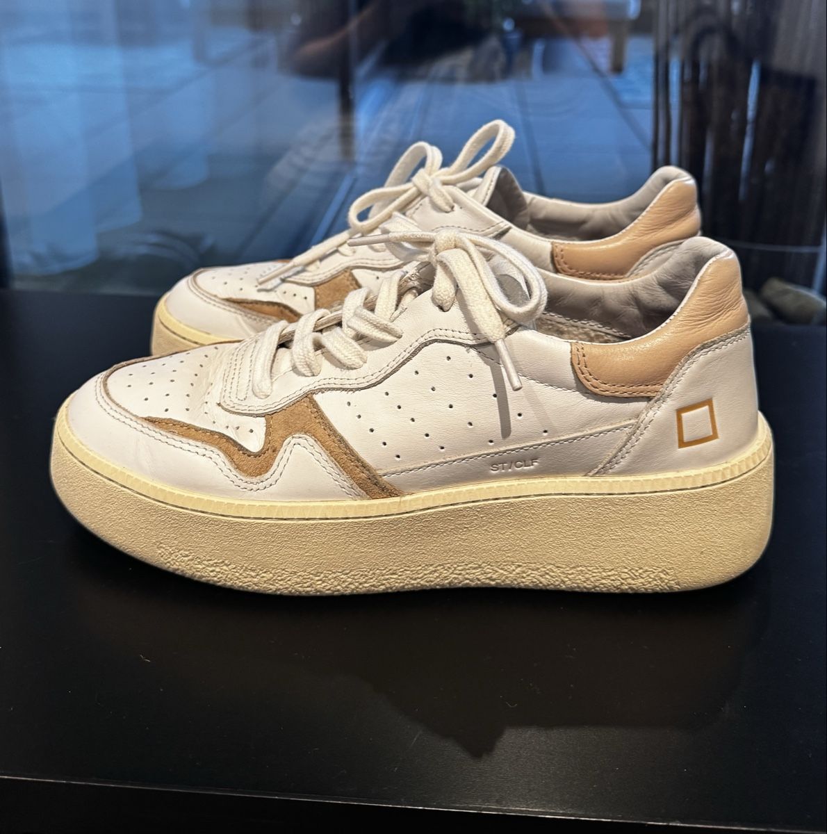 Chaussures femmes: Sneaker D.A.T.E.  – D'occasion à Rapperswil SG par Hel_rpq5