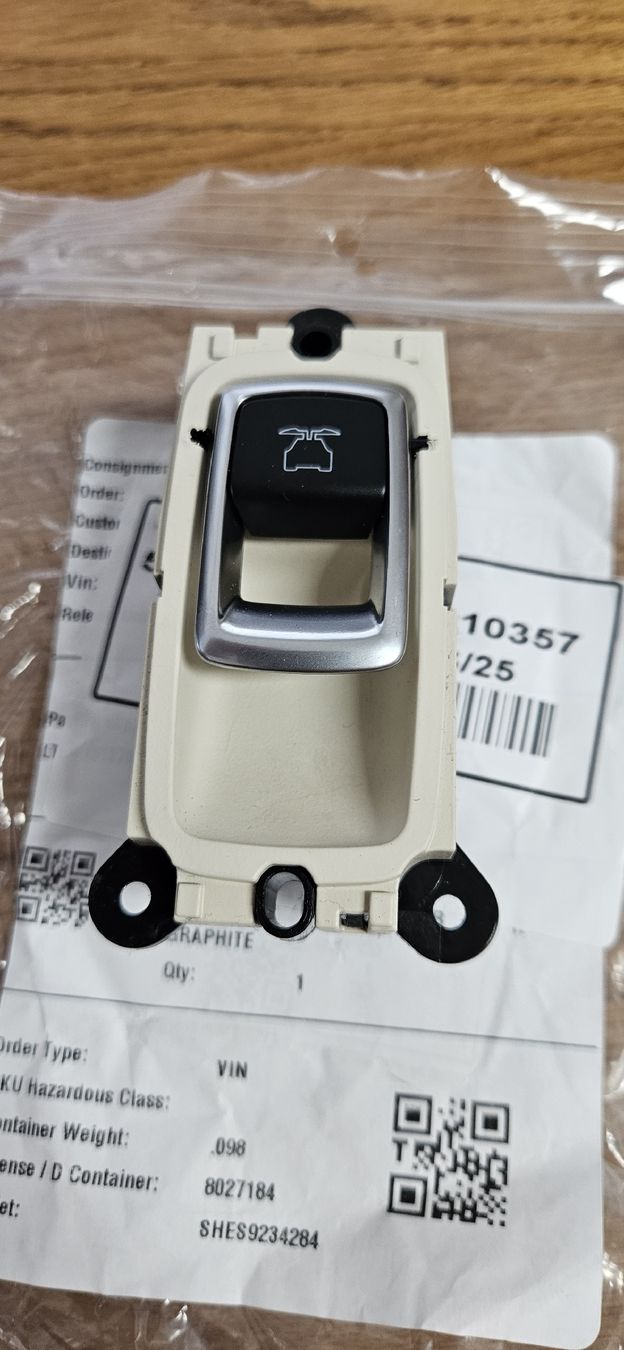 Tesla Alle Autoersatzteile: Tesla model x Falcon Door öffner – Gebraucht aus Emmen von s1956