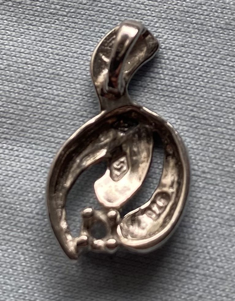 Ciondoli: Ketteanhänger Silber mit Stein – Nuovo e nell'imballaggio originale da Allschwil venduto da Deal_Tiger99 1