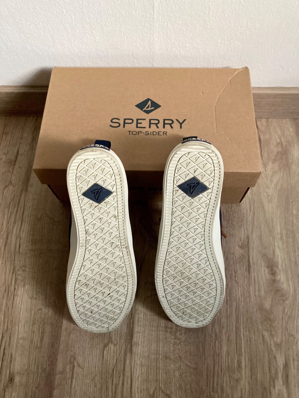 Scarpe da donna: Sperry Women's Crest Vibe Core Sneaker – Nuovo (secondo la descrizione) da Wildhaus venduto da cayo 4