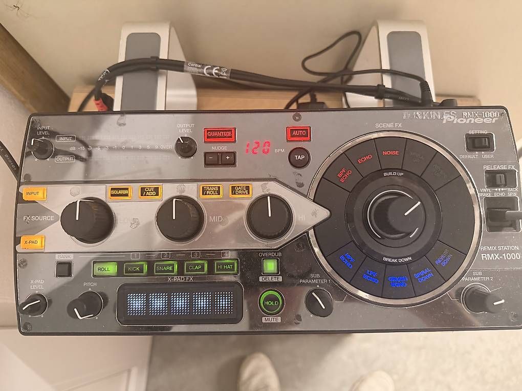 Strumenti musicali: Pioneer RMX-1000 – Usato da Uvrier venduto da joel_zuff