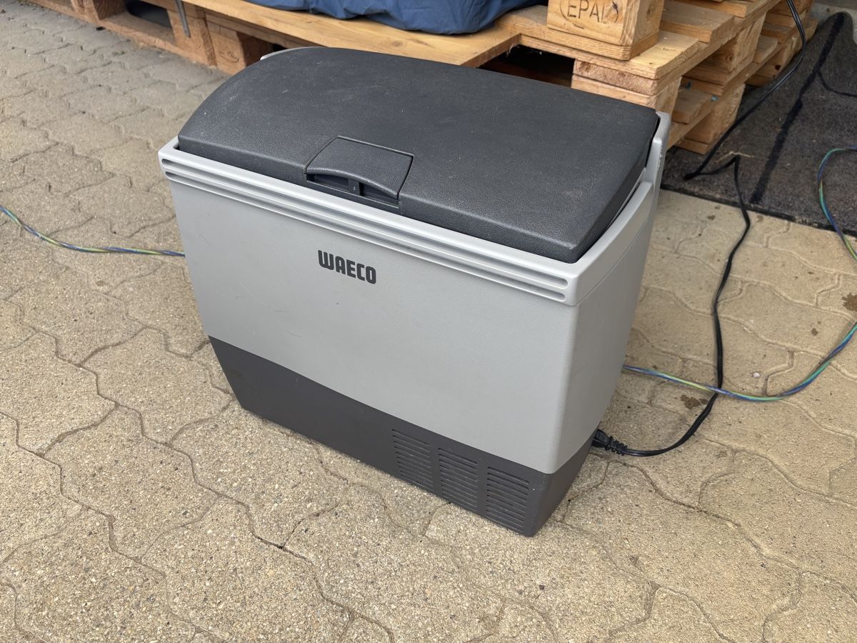 Waeco Frigoriferi & Refrigeratori: Waeco CoolFreeze CF-18 Kühlbox – Usato da Sisseln AG venduto da Speedskate78 1