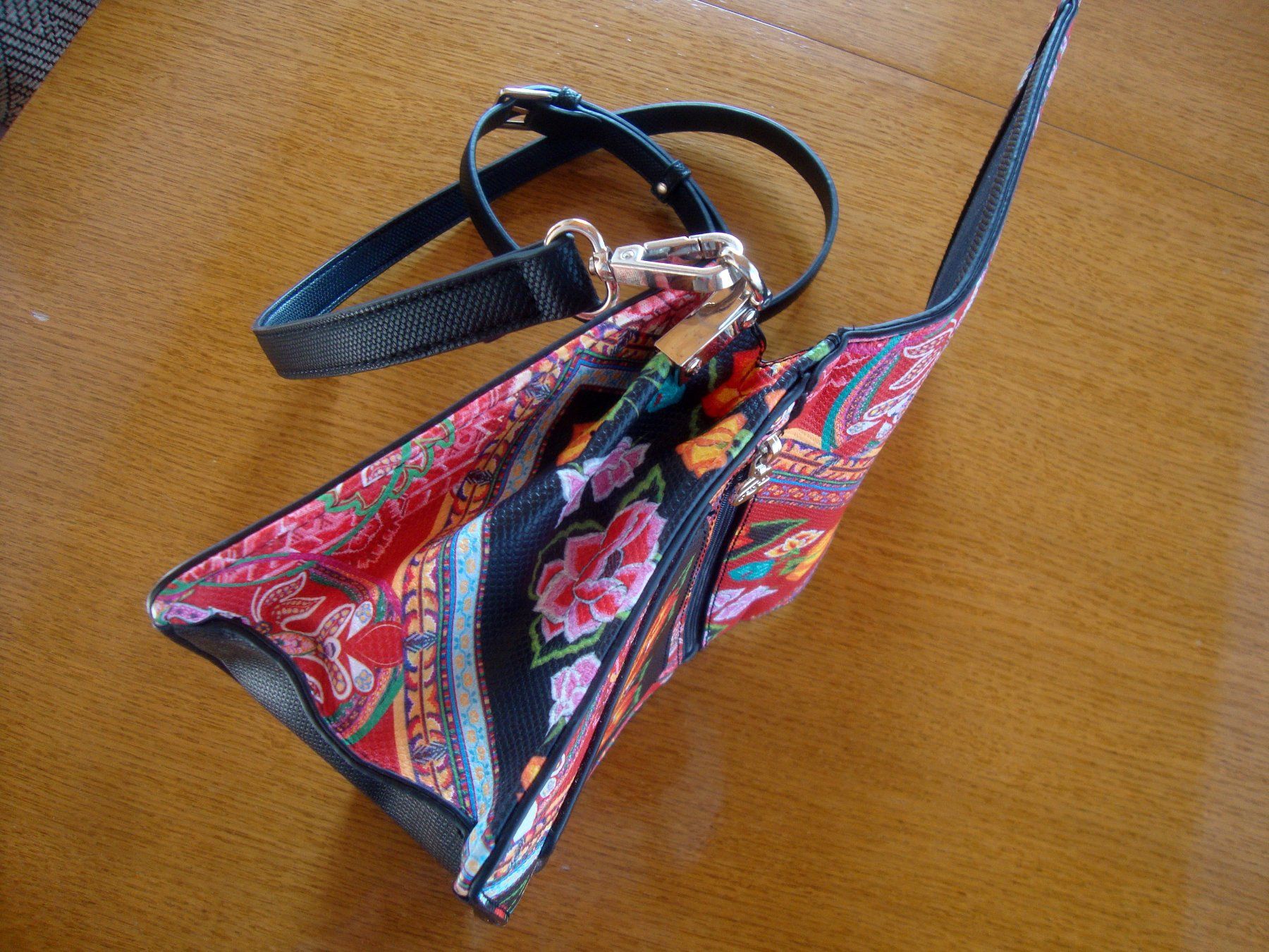 Desigual Borse da donna: Desigual Handtasche neuwertig – Usato da Döttingen venduto da Kubuli1 5