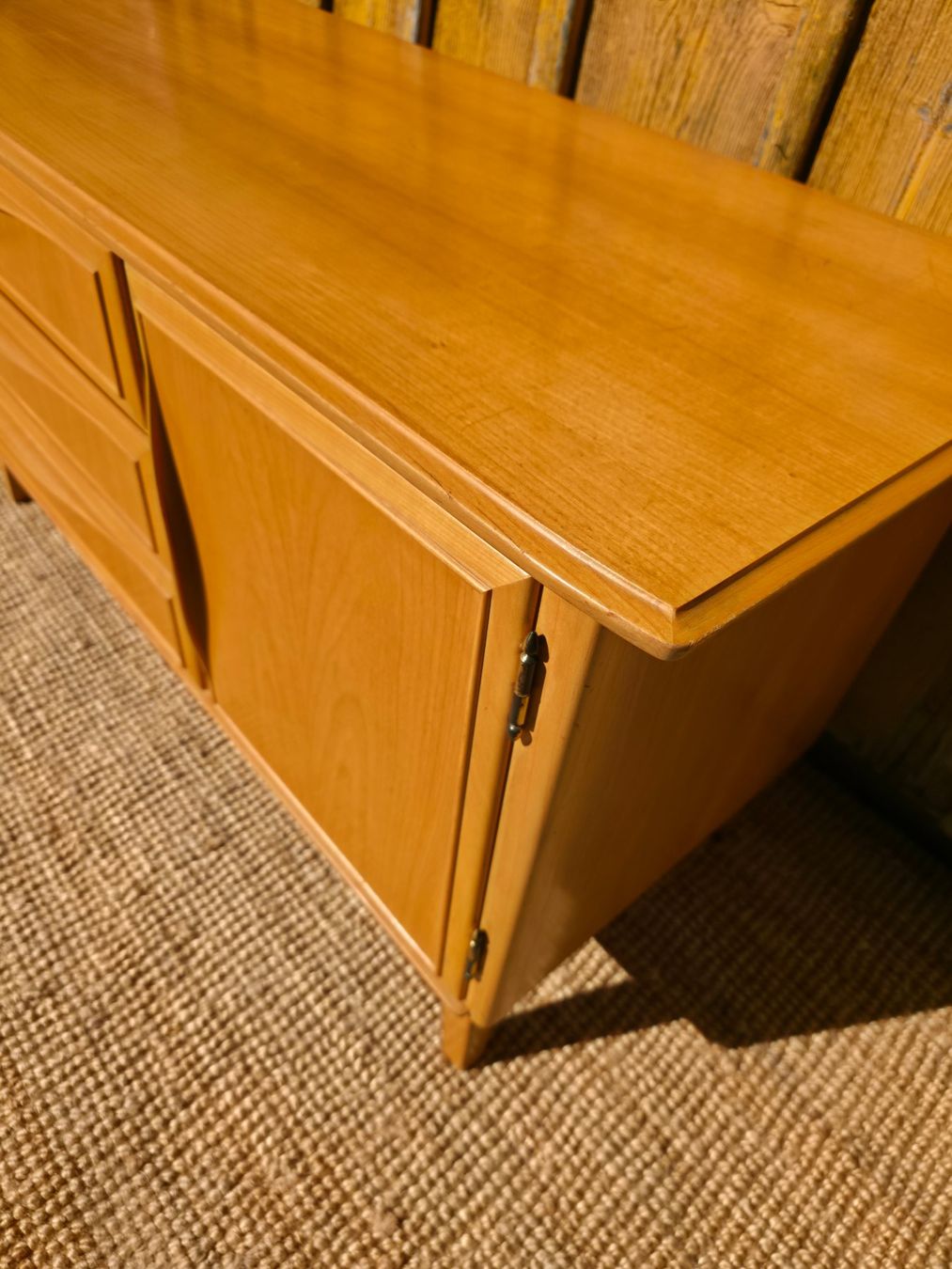 Cassettiere: Mid-Century Vintage  Original Sideboard/Kommode Cherry – Usato da Haslen AI venduto da Vintagelix 3