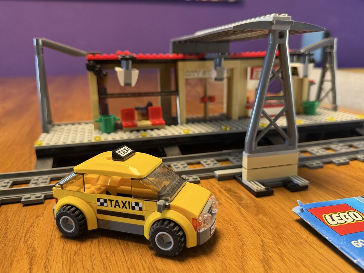 Lego Kit di costruzioni: LEGO City 60050 Bahnhof  – Usato da Otelfingen venduto da Otto4 4