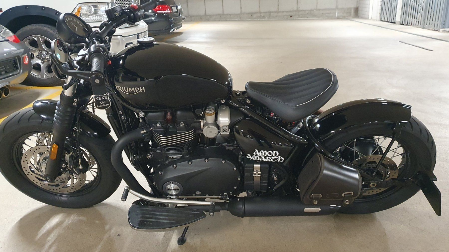 Triumph Strada: Triumph Bonneville Bobber Black – Usato da Nänikon venduto da Helvetia69 1
