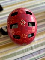 Helm Mädchen rot Blumenmuster Grösse M guter Zustand ! (53)
