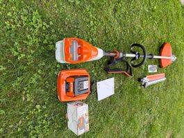 Neue Akku Trimmer STIHL HLA 135, mit Heckenschere mit Akku
