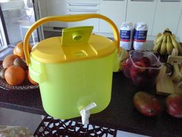 Fontaine à boissons tupperware