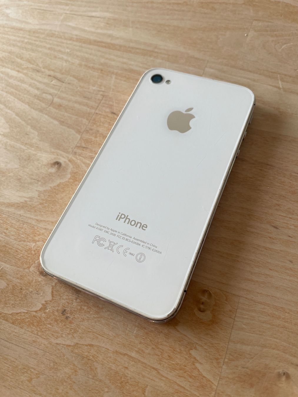Apple Handys / Smartphones: iPhone 4S mit „Schaden“ – Gebraucht aus Sursee von Schriftgestalter 1