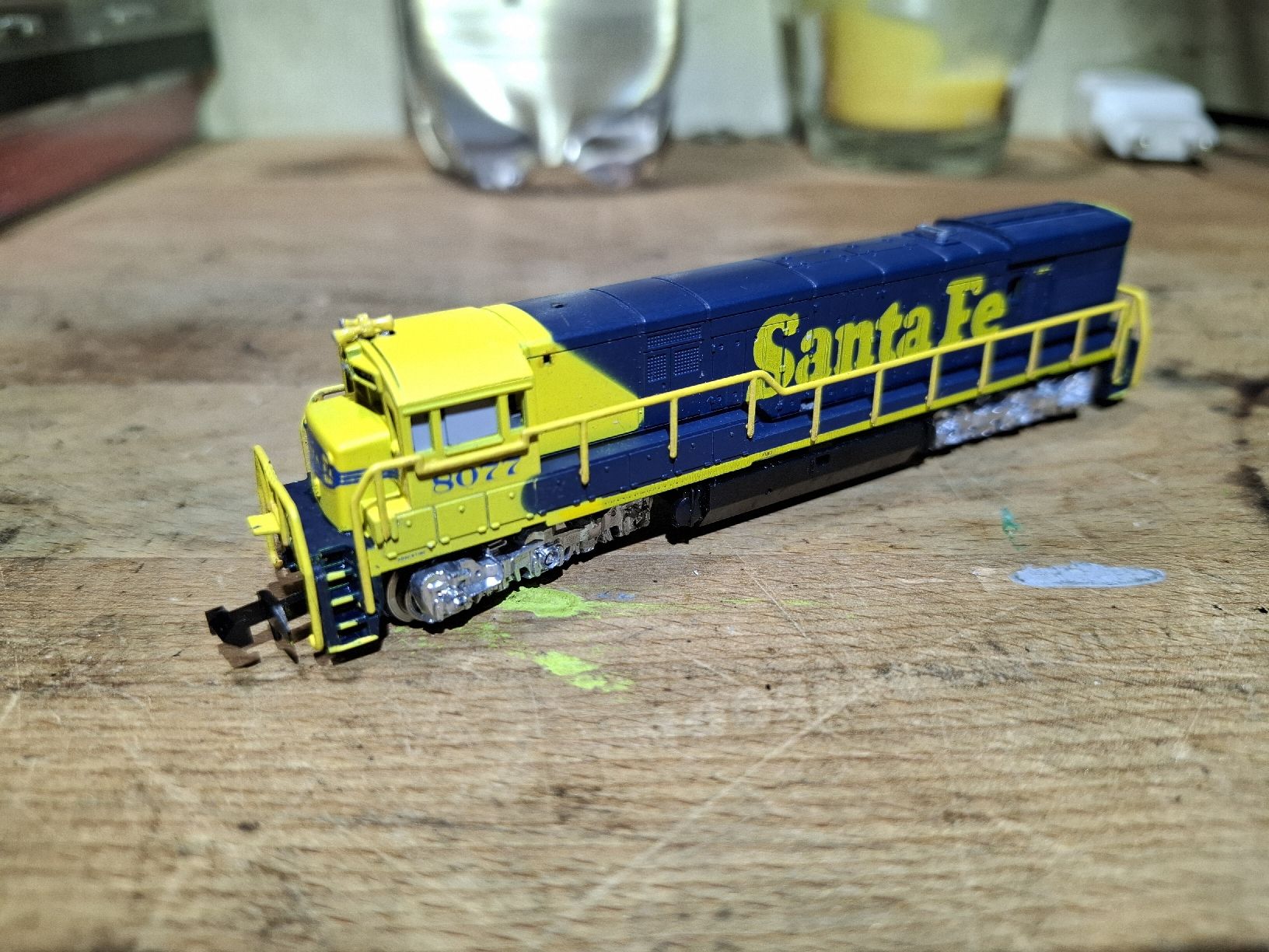 Modelleisenbahnen: Spur N Diesellok Santa Fe 8077 – Gebraucht aus Flaach von maniv6