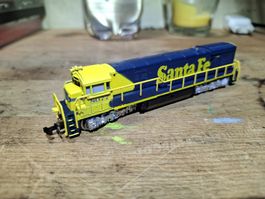 Spur N Diesellok Santa Fe 8077