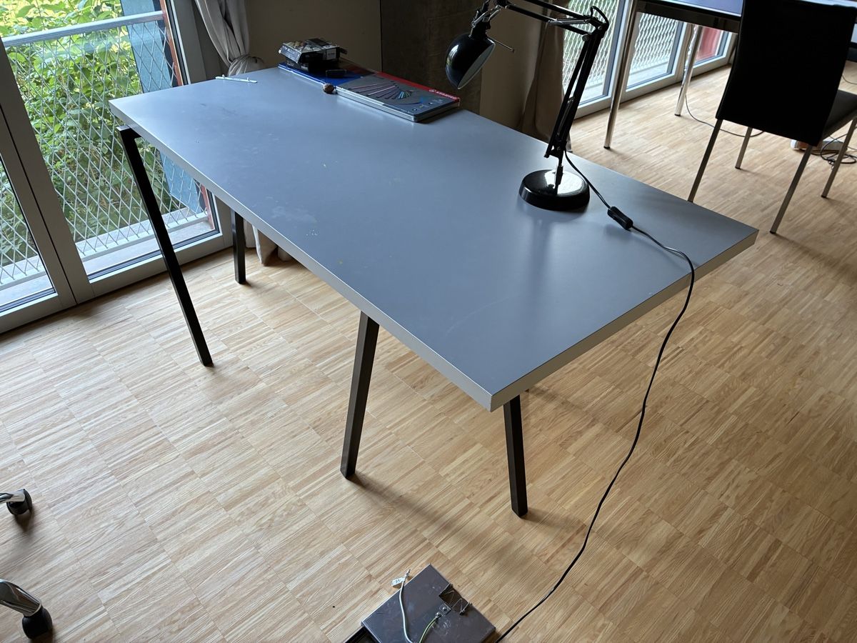 Ikea Schreibtische: Ikea Linnmon mit Forså – Gebraucht aus Zürich von Robfx