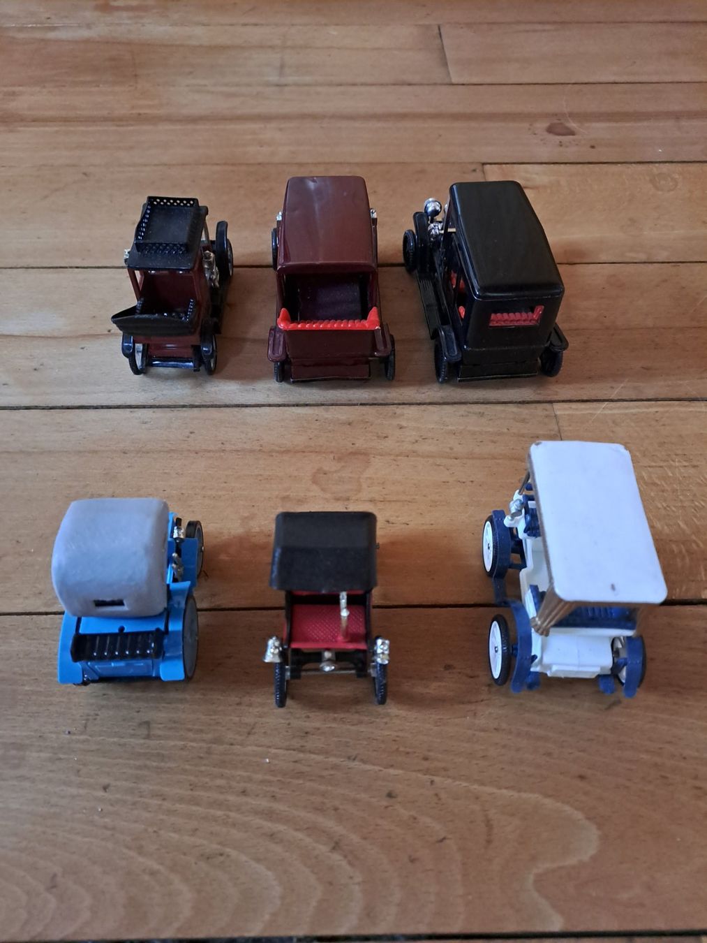 Modellautos: Konvolut 6 Modellautos Oldtimer aus Kunststoff – Gebraucht aus Wängi von Raettli10 1