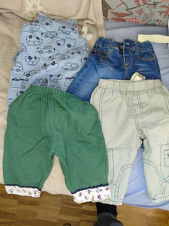 4 Hosen gr. 62/68