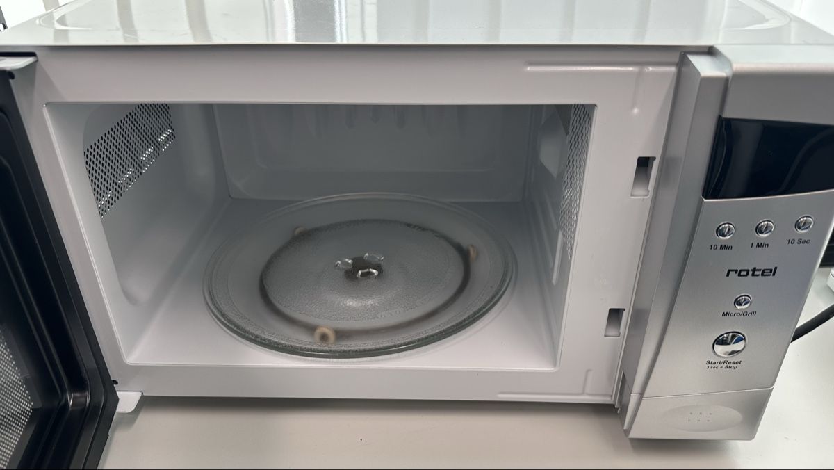Rotel Elettrodomestici da cucina: Rotel 1503CH Mikrowelle mit Grillfunktion – Difettoso da Zürich venduto da pointedarch 2