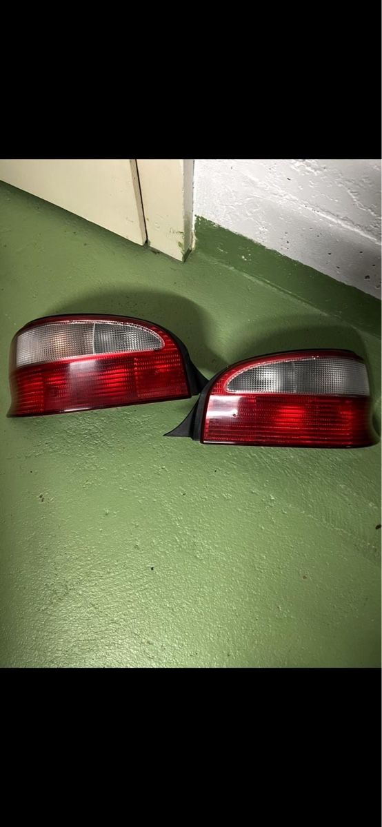 Citroën Tutti pezzi di ricambio auto: Citroen Saxo jg 2000, Heckleuchte links – Usato da Mörschwil venduto da ers_k5cc