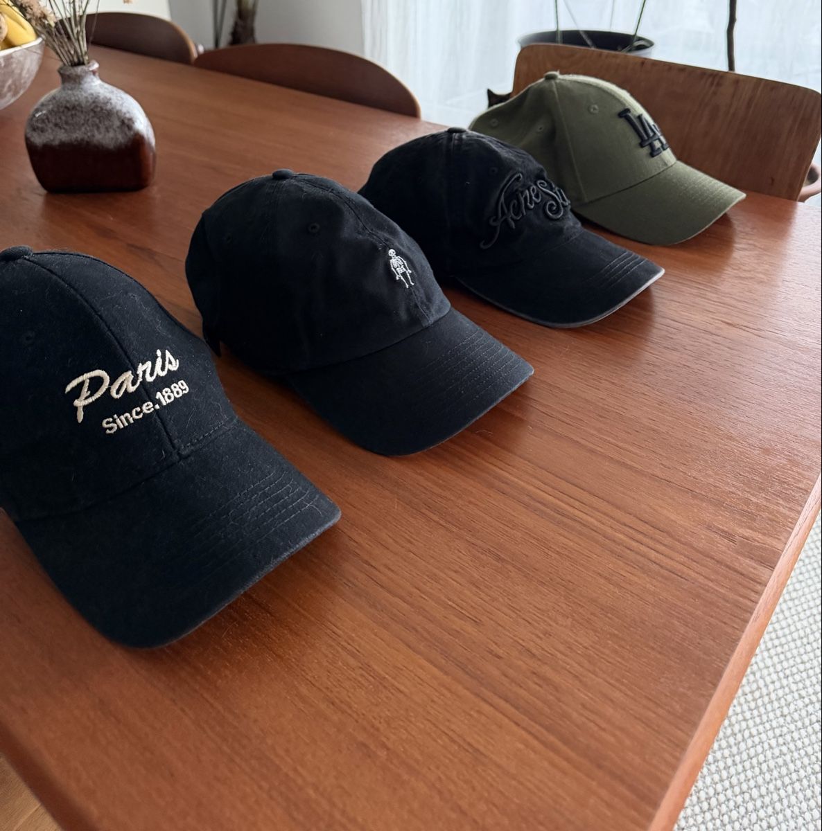 Copricapi, berretti & cappellini: 4 caps, acne studio,47, new era, bovet – Usato da Horgen venduto da baluu_10