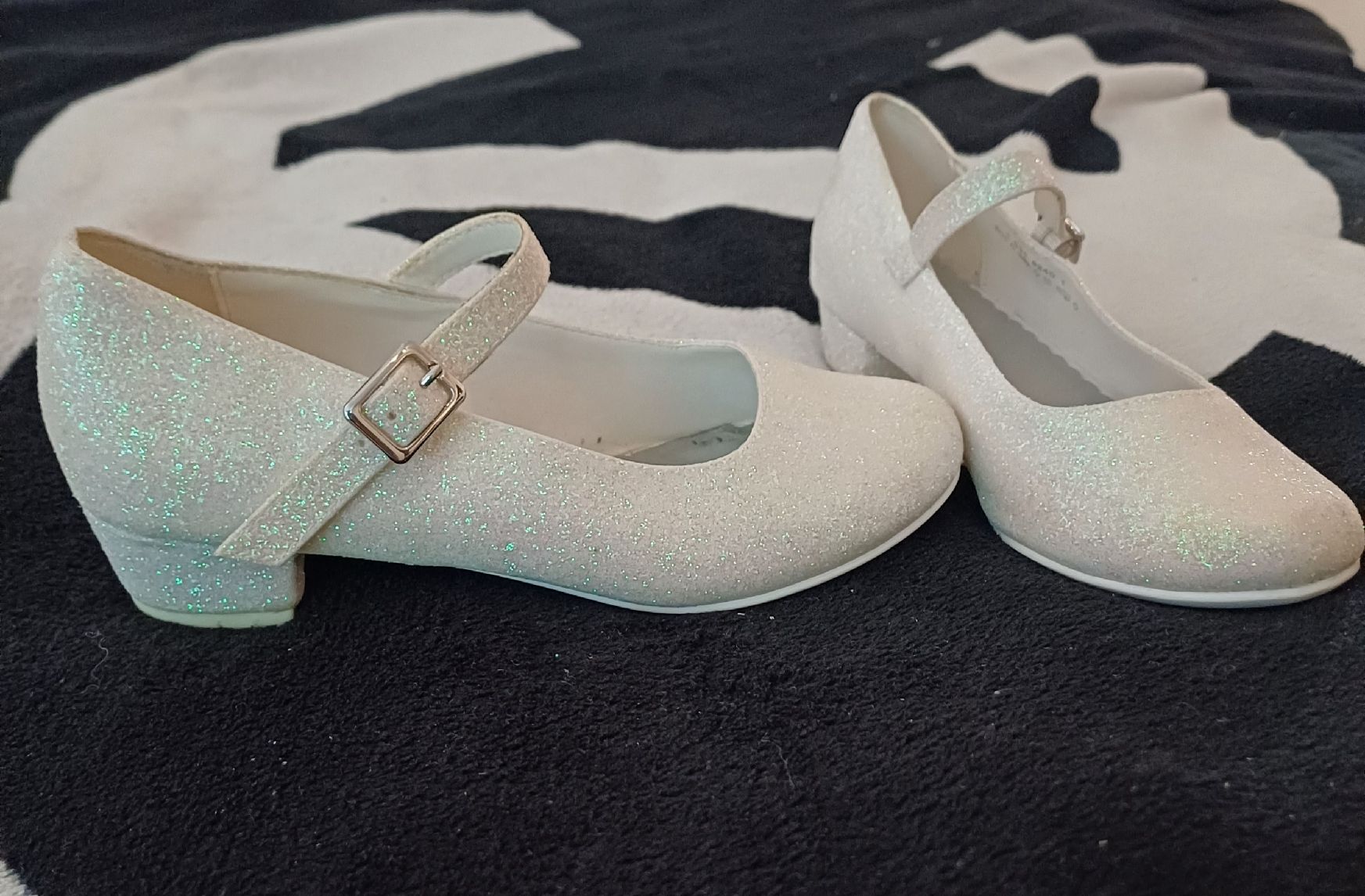 Schuhe für Jungen: chaussure taille 32 – Gebraucht aus Lausanne von RUBY.1990