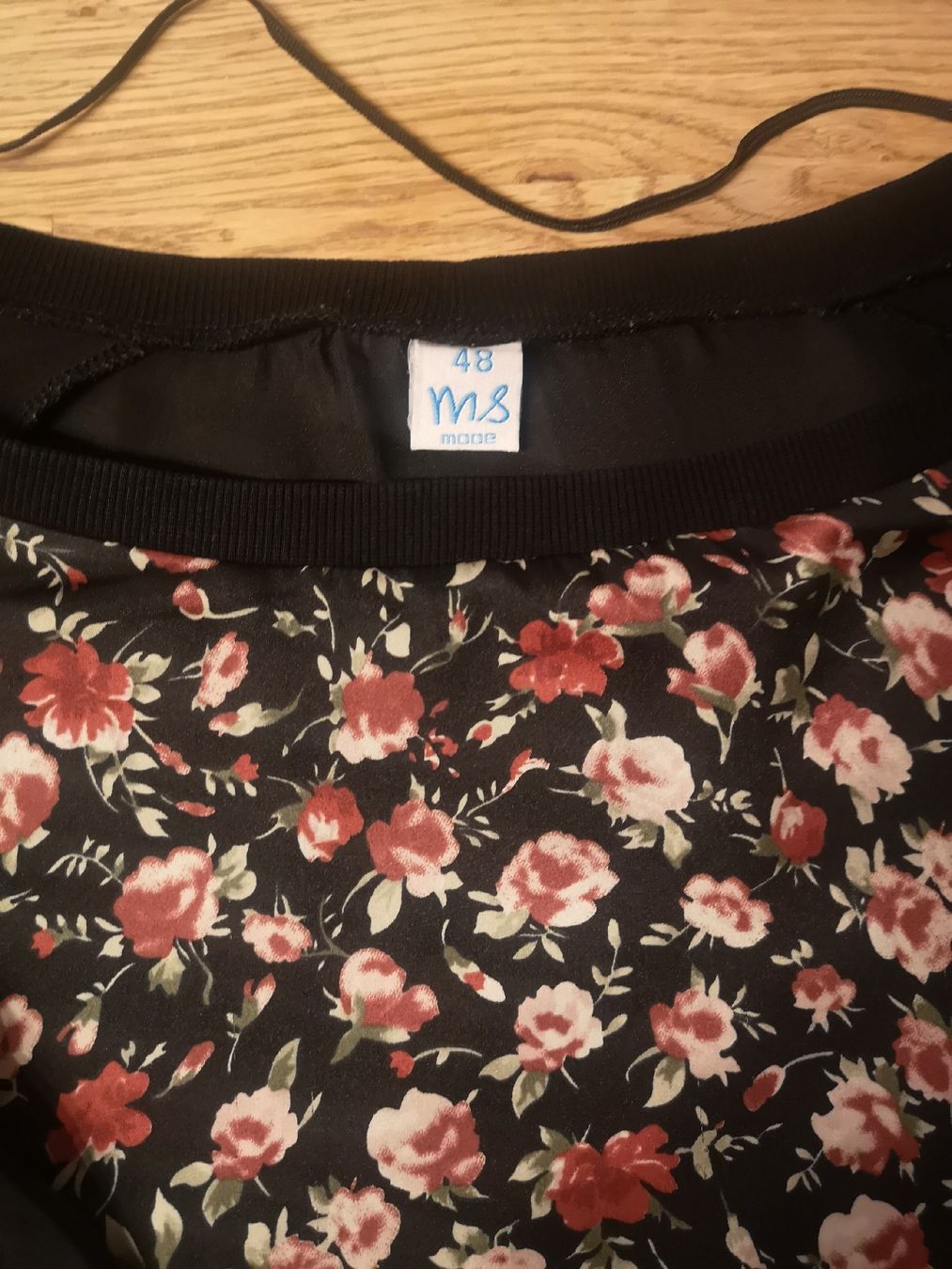 Tops: Damenbluse von m&more Grösse 48. – Gebraucht aus Forch von Hakyboss 3